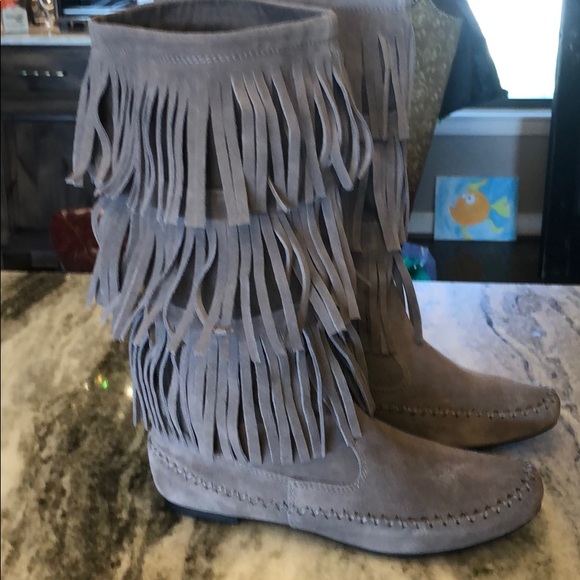 Lauren Conrad fringe boots suede - Picture 2 of 3
